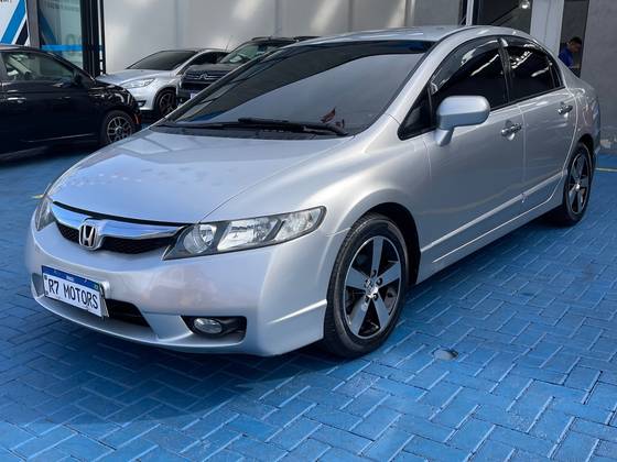 HONDA CIVIC 1.8 LXS 16V FLEX 4P AUTOMÁTICO HONDA CIVIC 1.8 LXS 16V FLEX 4P AUTOMÁTICO